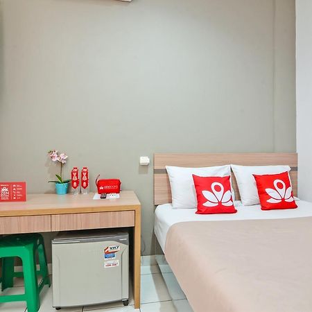 Zen Rooms Karet Pedurenan Giacarta Esterno foto
