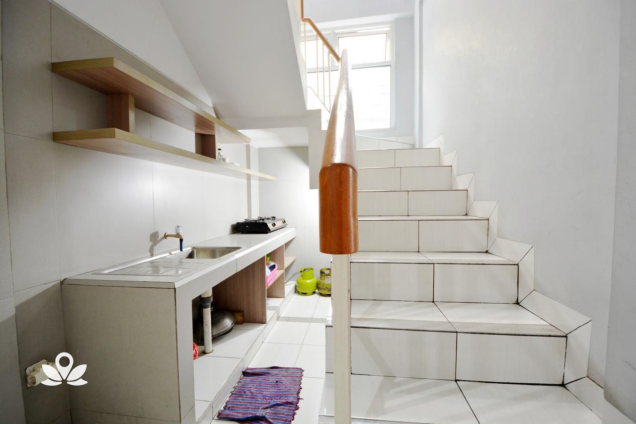 Zen Rooms Karet Pedurenan Giacarta Esterno foto